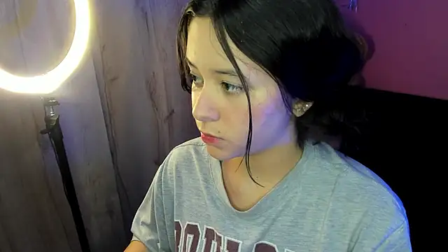 Snapshot of agnes_213 chatting on 11/29/25, 03:12 agnes 213 online show from 11/29/25, 03:12