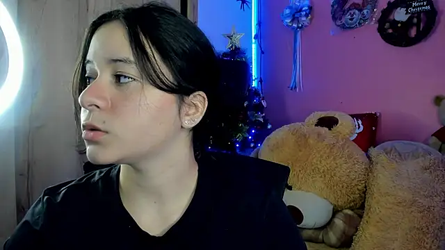 Snapshot of agnes_213 chatting on 12/19/25, 01:35 agnes 213 online show from 12/19/25, 01:35