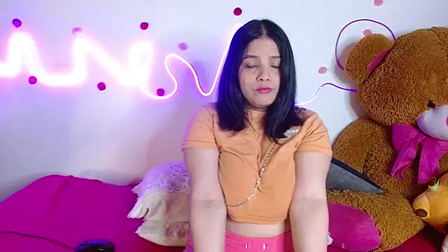 Snapshot of sophia_cute1_1 chatting on 10/16/25, 02:58 sophia cute1 1 online show from 10/16/25, 02:58