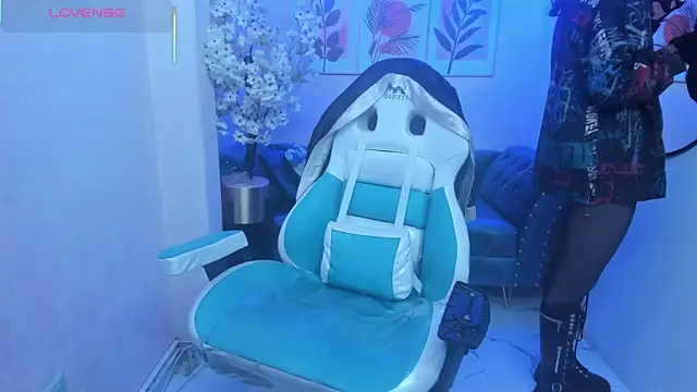 Theia moon online show from 10/17/25, 12:40