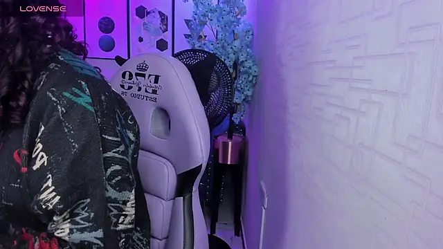 Theia moon online show from 10/08/25, 12:50