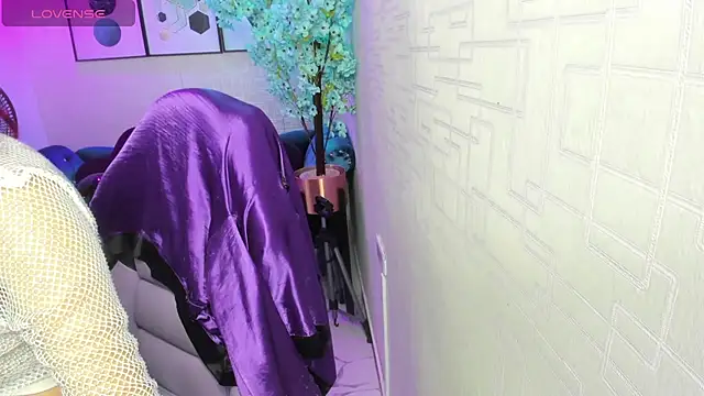 Theia moon online show from 09/09/25, 12:47