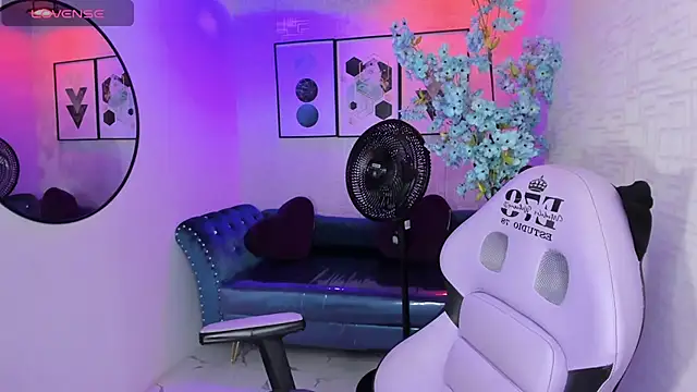 Theia moon online show from 12/17/25, 01:49