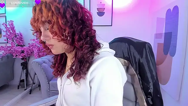 Theia moon online show from 11/30/25, 04:57