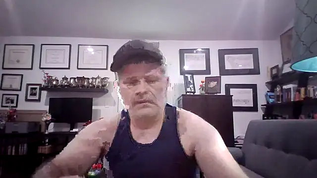 Snapshot of LARawAlways2 chatting on 10/06/25, 04:08 LARawAlways2 online show from 10/06/25, 04:08