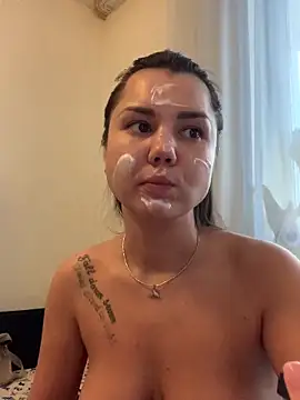 Snapshot of MiraMiss chatting on 10/25/25, 09:41 MiraMiss online show from 10/25/25, 09:41