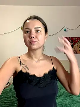 MiraMiss online show from 12/22/25, 07:52