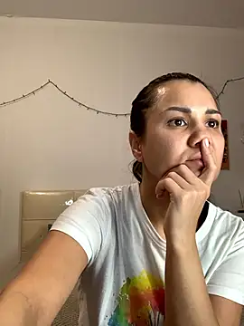 Snapshot of MiraMiss chatting on 12/01/25, 07:31 MiraMiss online show from 12/01/25, 07:31