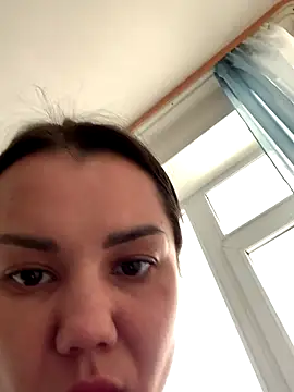 Snapshot of MiraMiss chatting on 11/13/25, 06:50 MiraMiss online show from 11/13/25, 06:50