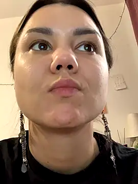 Snapshot of MiraMiss chatting on 11/10/25, 08:41 MiraMiss online show from 11/10/25, 08:41