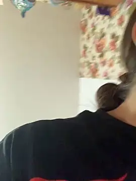 Snapshot of MiraMiss chatting on 11/28/25, 07:25 MiraMiss online show from 11/28/25, 07:25