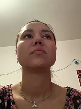 Snapshot of MiraMiss chatting on 12/14/25, 08:42 MiraMiss online show from 12/14/25, 08:42