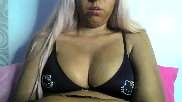 Snapshot of bunnyamy chatting on 02/21/25, 06:04 bunnyamy online show from 02/21/25, 06:04