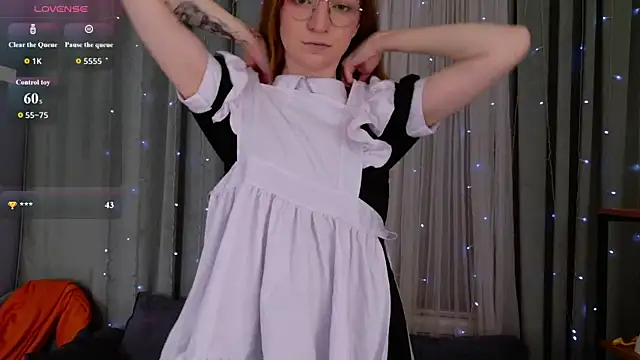 Snapshot of VioletShine chatting on 02/19/26, 01:19 VioletShine online show from 02/19/26, 01:19