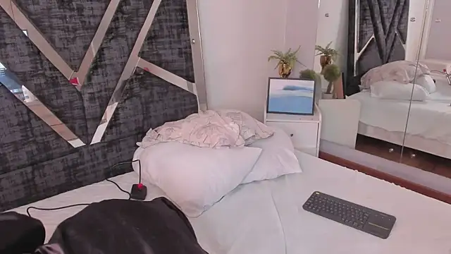 Jonness Isa  online show from 02/08/26, 12:47