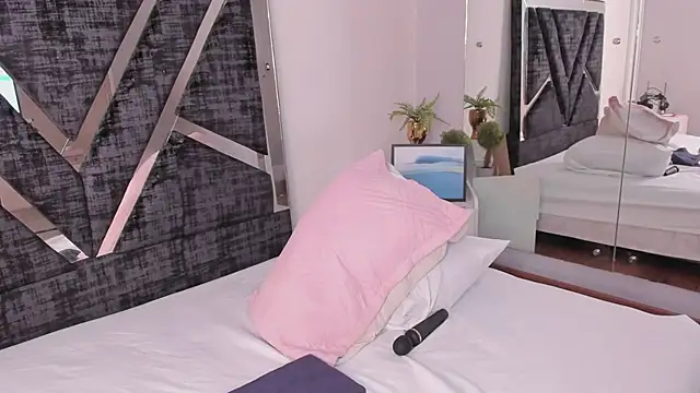 Jonness Isa  online show from 02/10/26, 12:59