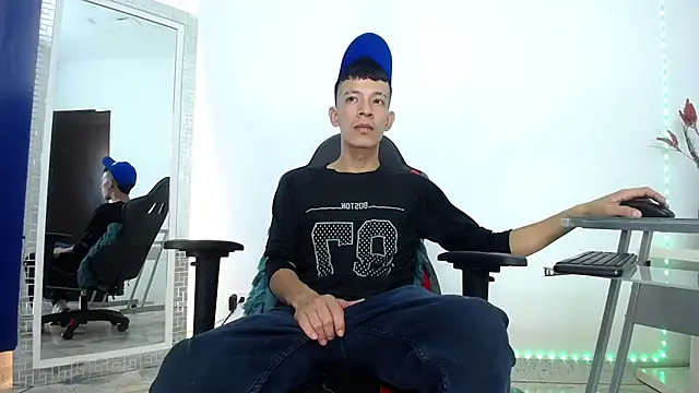 Favel Gomez7 online show from 12/11/24, 01:49