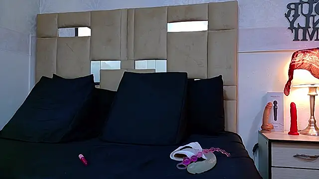 Queenjenn   online show from 03/29/26, 08:10