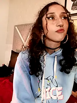 Snapshot of Queenjenn__ chatting on 02/16/25, 10:21 Queenjenn online show from 02/16/25, 10:21