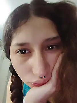 Queenjenn   online show from 10/28/25, 05:56