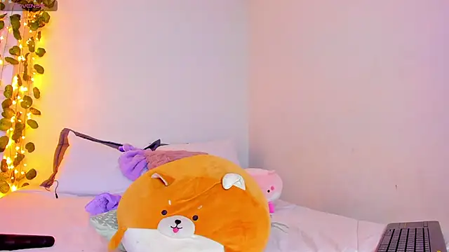 emillyhills online show from 02/18/25, 03:10