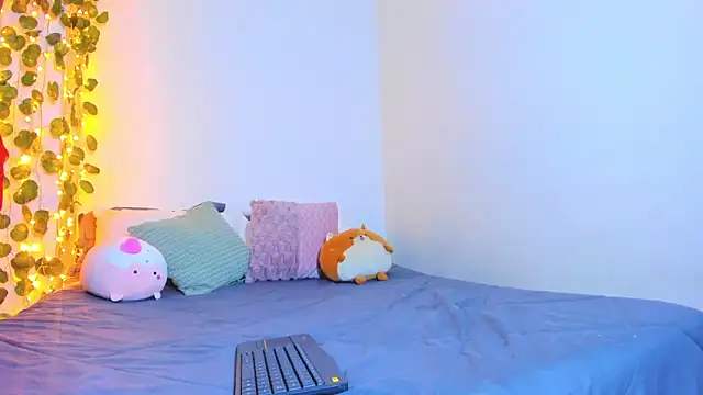 emillyhills online show from 02/08/25, 08:09