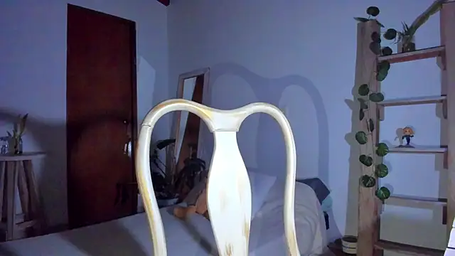 emillyhills online show from 02/09/26, 01:36