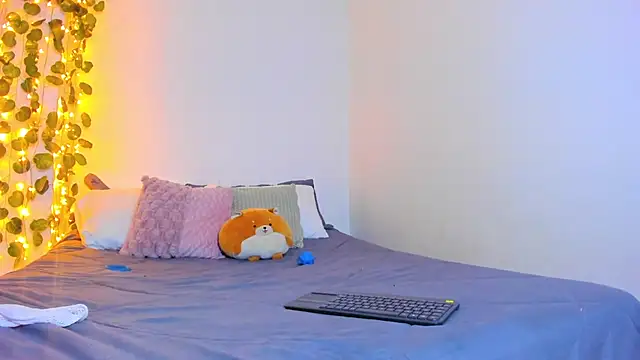 emillyhills online show from 02/05/25, 06:45