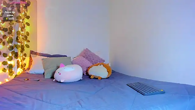 emillyhills online show from 03/06/25, 11:36