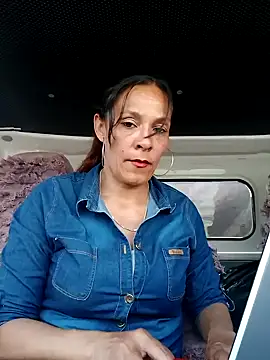 Snapshot of SAMANTA_09- chatting on 01/17/25, 03:43 SAMANTA 09- online show from 01/17/25, 03:43