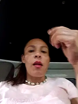 Snapshot of SAMANTA_09- chatting on 02/04/25, 11:27 SAMANTA 09- online show from 02/04/25, 11:27