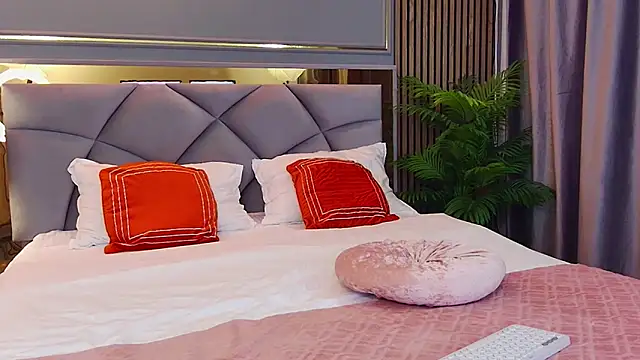 AvaCristal online show from 11/28/25, 07:47