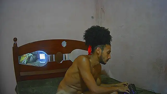 Snapshot of SkinnyLatinMan chatting on 12/03/24, 11:07 SkinnyLatinMan online show from 12/03/24, 11:07