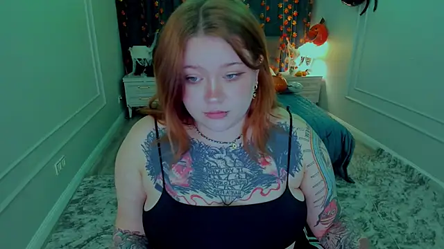 MoonLghte online show from 10/12/25, 07:59