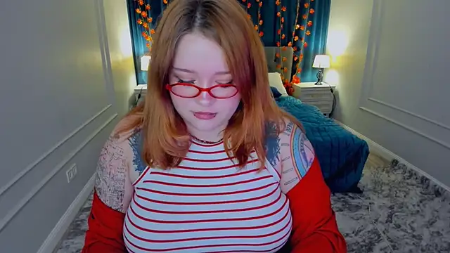 MoonLghte online show from 11/14/25, 08:12