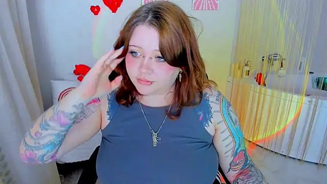 Snapshot of MoonLghte chatting on 02/13/26, 03:39 MoonLghte online show from 02/13/26, 03:39