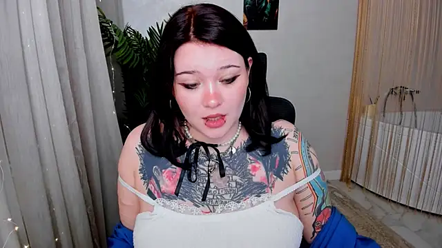 MoonLghte online show from 03/18/25, 12:39