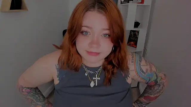 MoonLghte online show from 09/22/25, 07:53