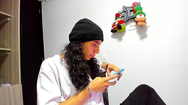 Snapshot of Mugiwara666 chatting on 12/05/24, 12:14 Mugiwara666 online show from 12/05/24, 12:14