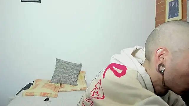 Snapshot of Mugiwara666 chatting on 02/22/25, 04:51 Mugiwara666 online show from 02/22/25, 04:51