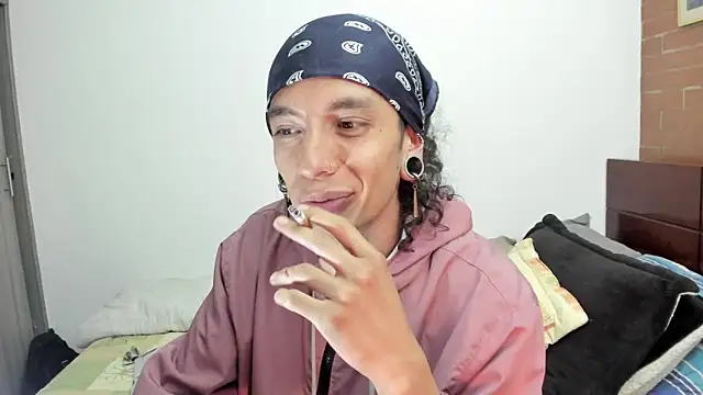 Snapshot of Mugiwara666 chatting on 02/19/25, 02:55 Mugiwara666 online show from 02/19/25, 02:55