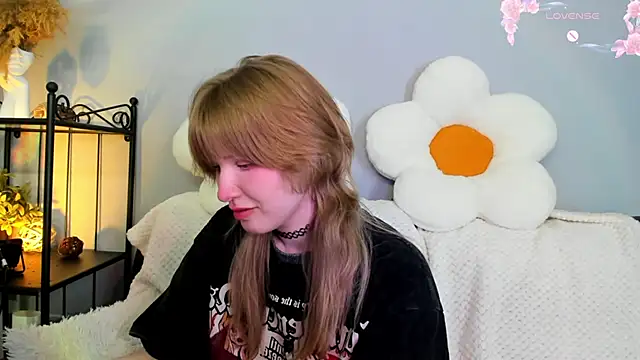 Snapshot of EvaStevs chatting on 02/16/25, 11:28 EvaStevs online show from 02/16/25, 11:28
