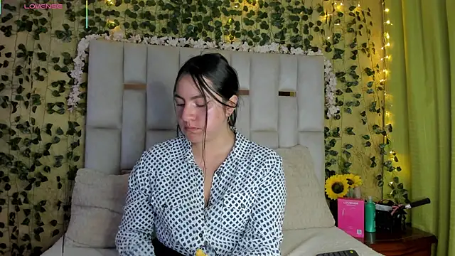 jenifer  power10 online show from 03/08/25, 01:14