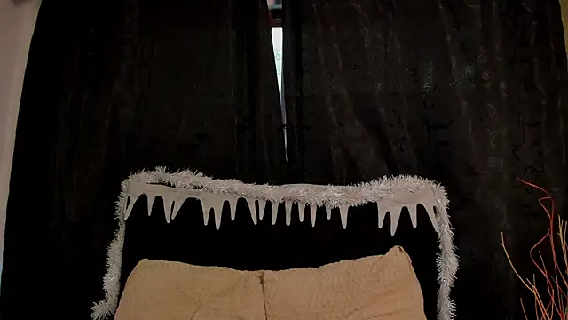 jenifer  power10 online show from 11/18/25, 08:12