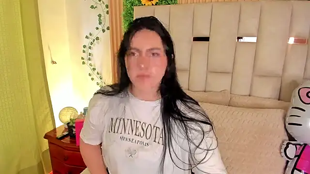 jenifer  power10 online show from 10/08/25, 08:09