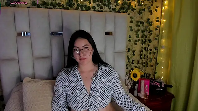 jenifer  power10 online show from 03/21/25, 02:29