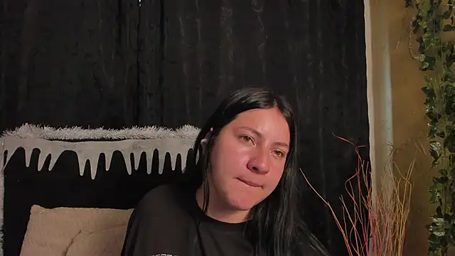 jenifer  power10 online show from 11/26/25, 07:25