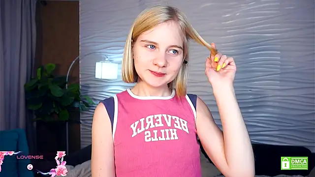 Snapshot of OdelinaFicken chatting on 10/30/25, 06:55 OdelinaFicken online show from 10/30/25, 06:55