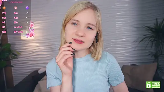 Snapshot of OdelinaFicken chatting on 12/04/25, 04:11 OdelinaFicken online show from 12/04/25, 04:11