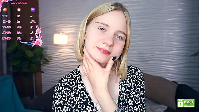 Snapshot of OdelinaFicken chatting on 11/23/25, 04:22 OdelinaFicken online show from 11/23/25, 04:22